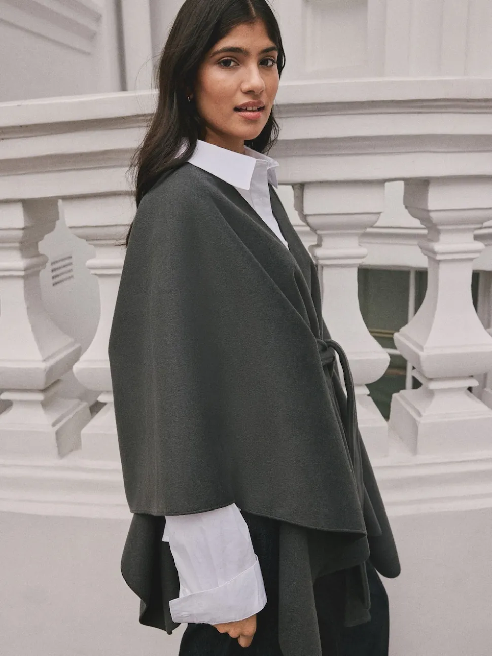 Grijs - Wrap Front Cape Poncho