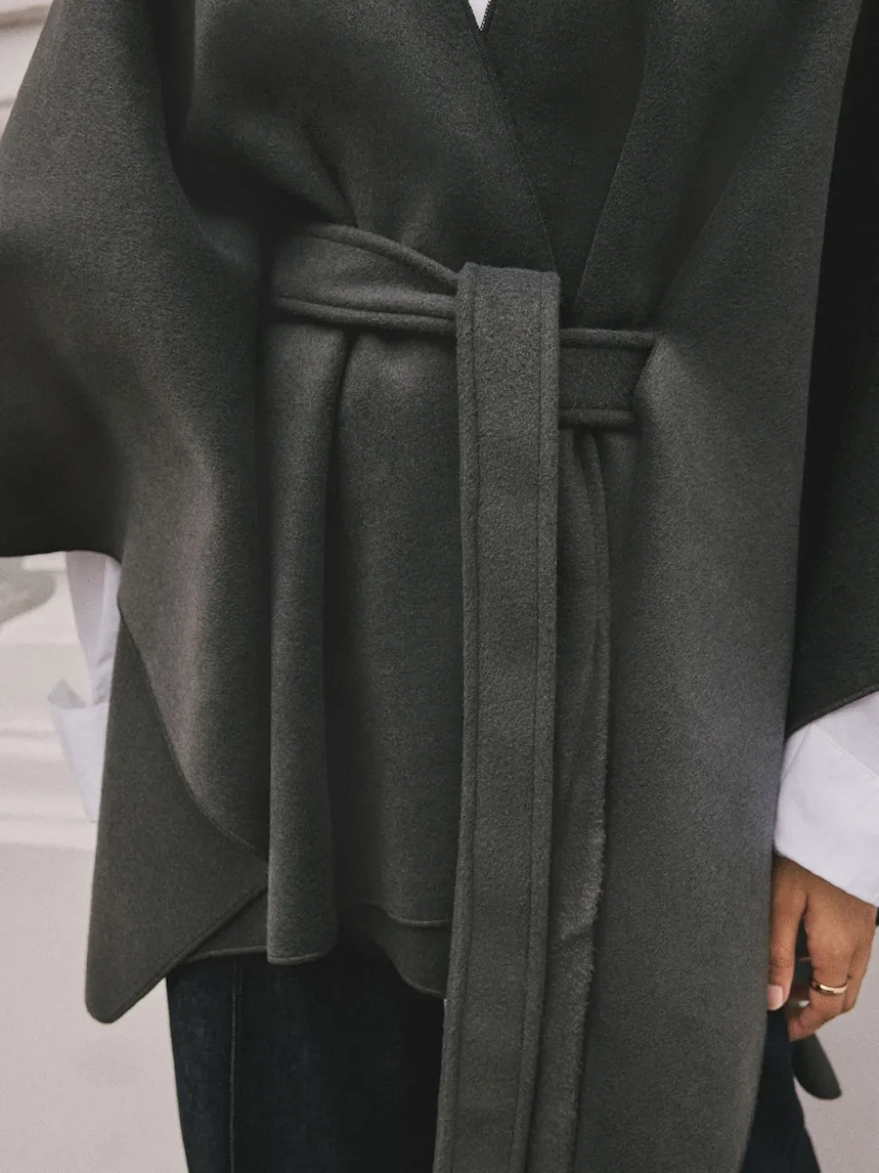 Grijs - Wrap Front Cape Poncho