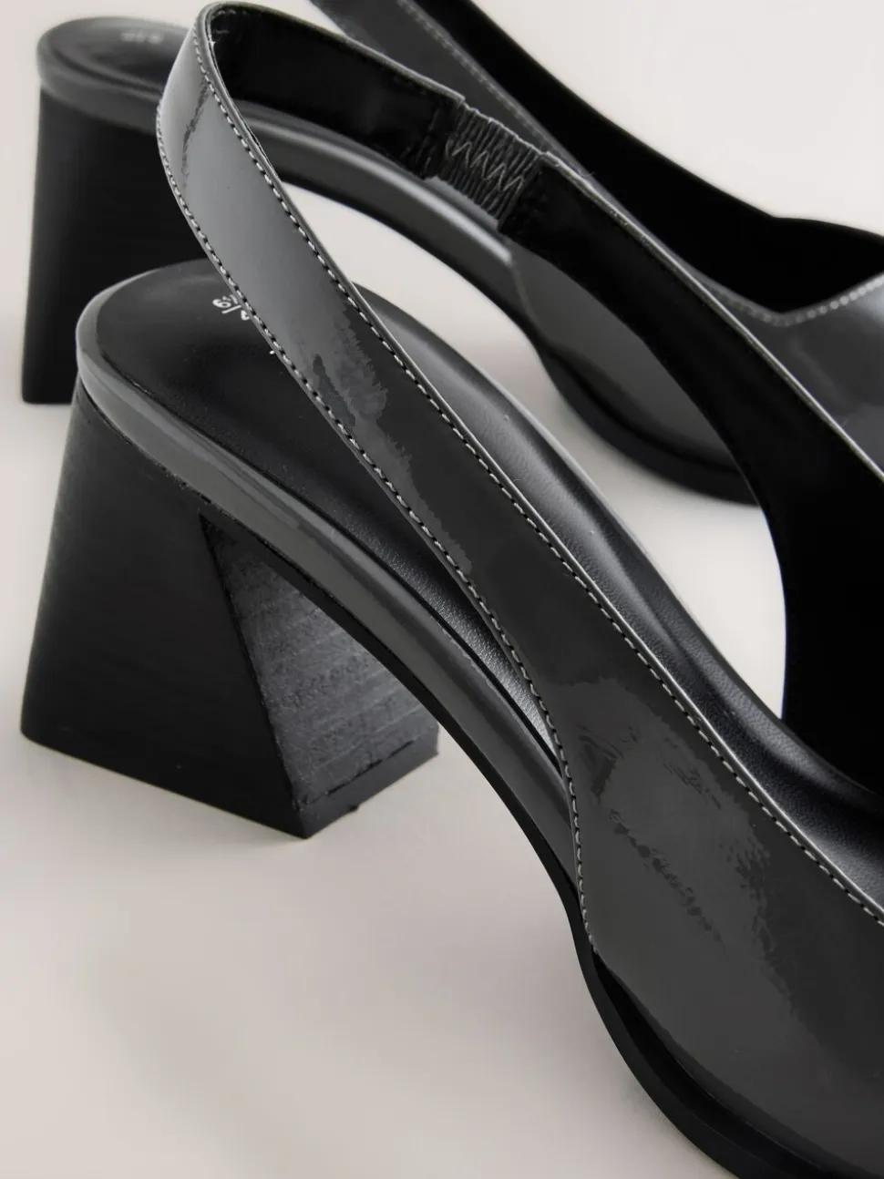Grijs gelakt - Forever Comfort® Pointed Toe Slingback Block Heels