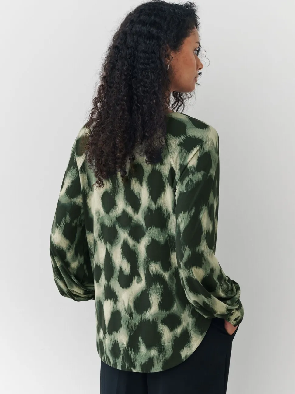 Groen met dierenprint - Long Sleeve V-Neck Jersery Blouse