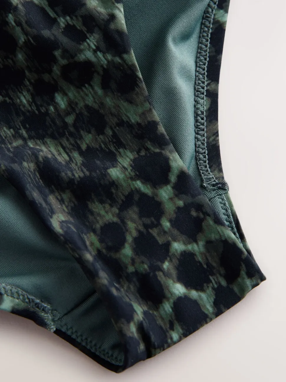 Groen/Zwart luipaardprint - Bikinibroekje met rimpeling