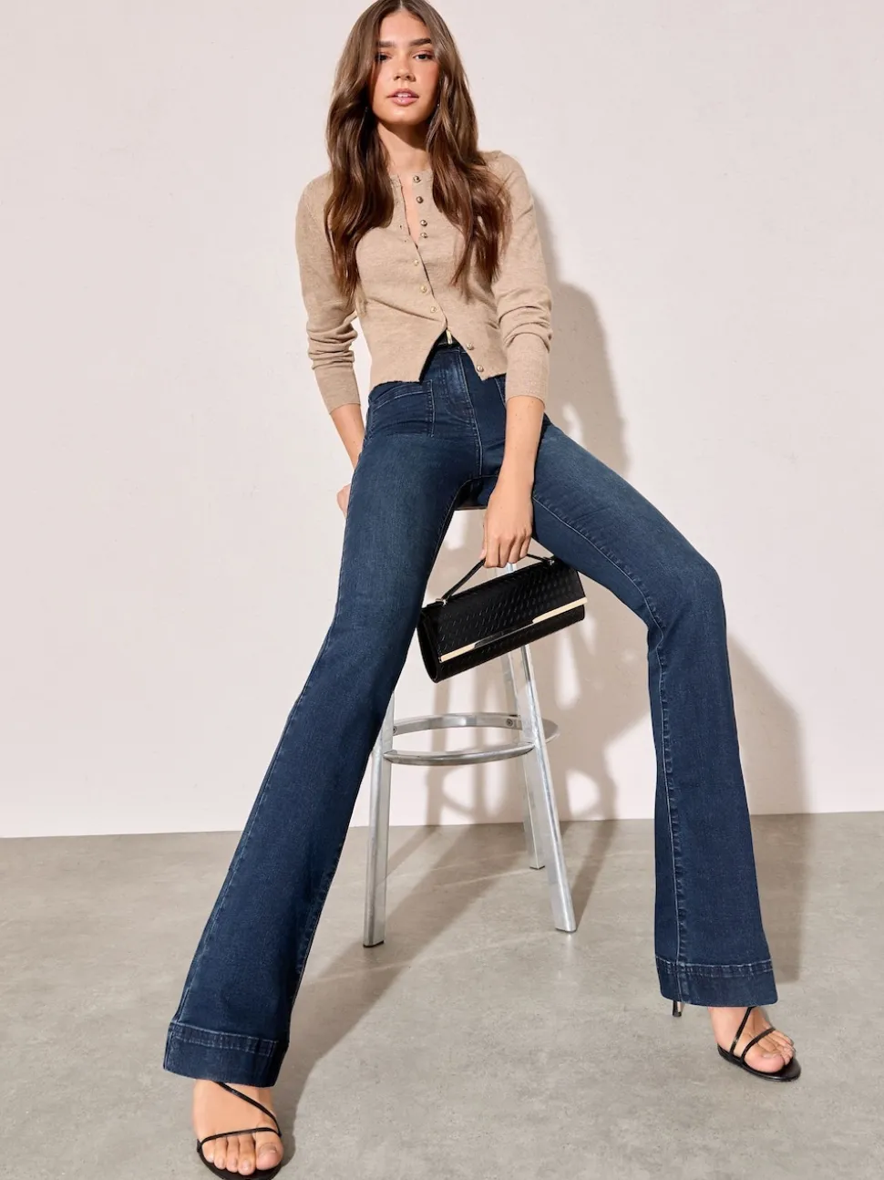 Inktblauw - Friends Like These jeans met zakken, hoge taille en uitlopende pijpen