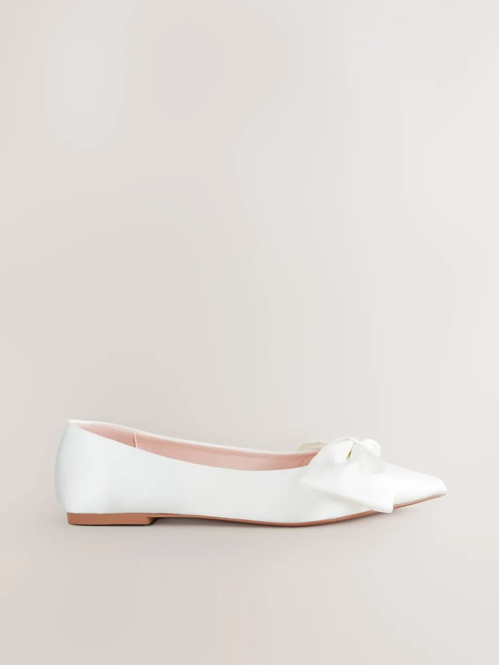 Ivoor - Forever Comfort® bruidsballerina's met strik en puntige neus