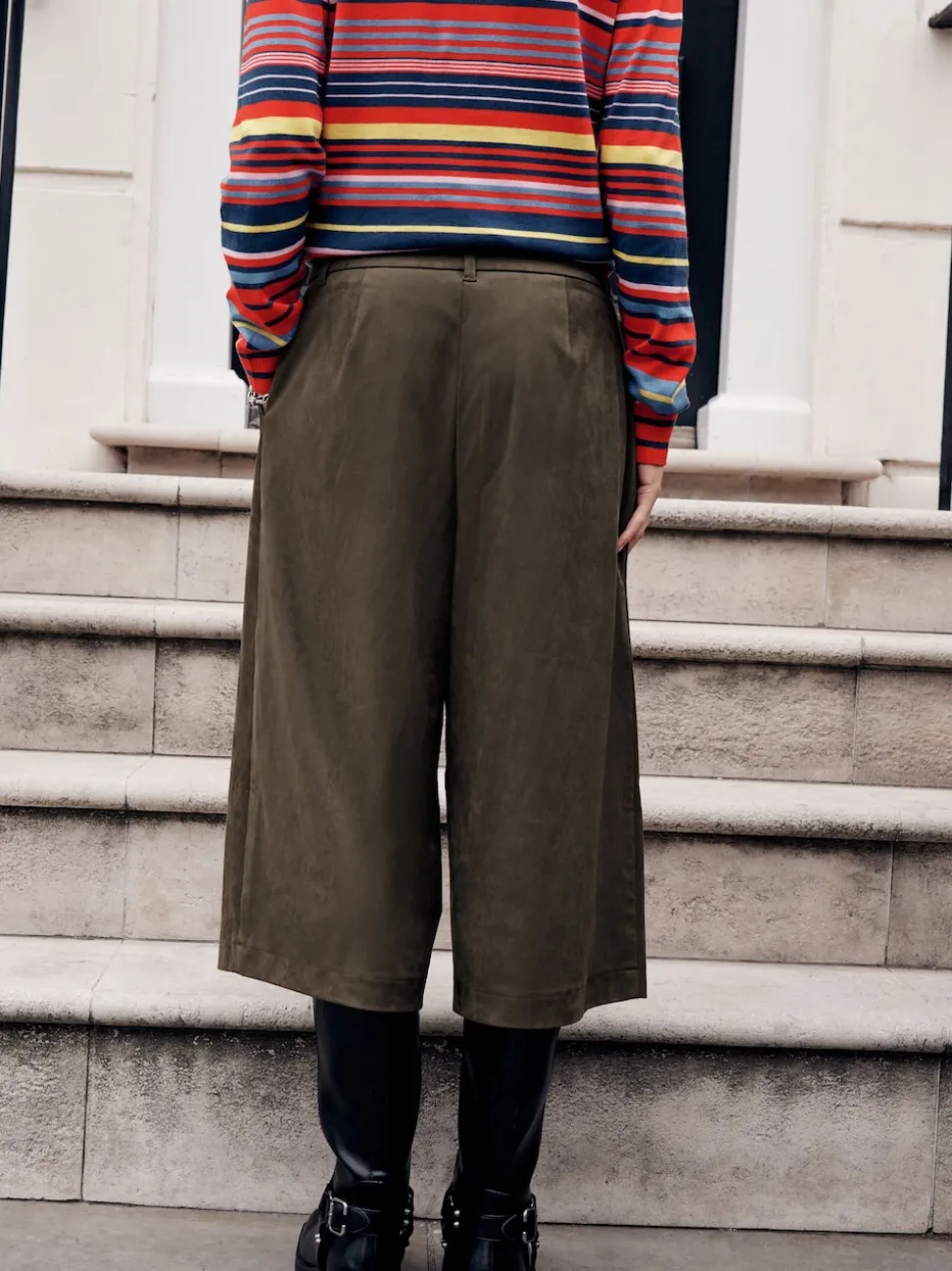 Kakigroen - Faux Suede Longline Shorts