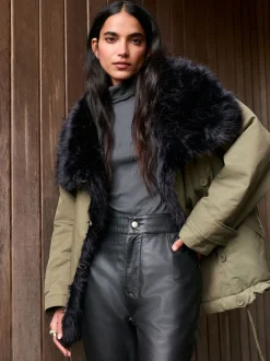 Kakigroen - Parka with Contrast Faux Fur Trim