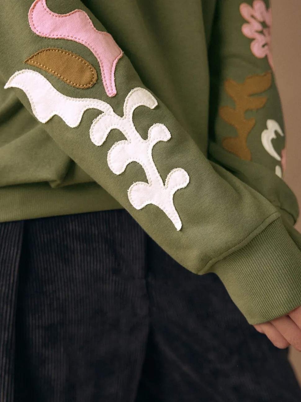 Kakigroen - Sweatshirt with Appliqué Details
