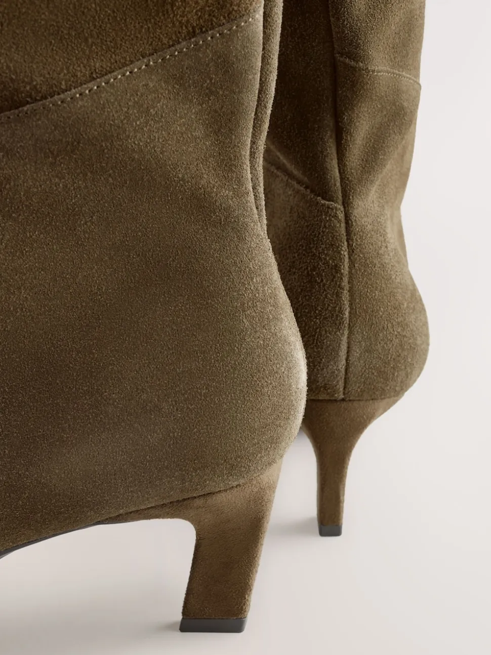 Kakigroen suède - Forever Comfort® Knee High Chisel Toe Heeled Boots