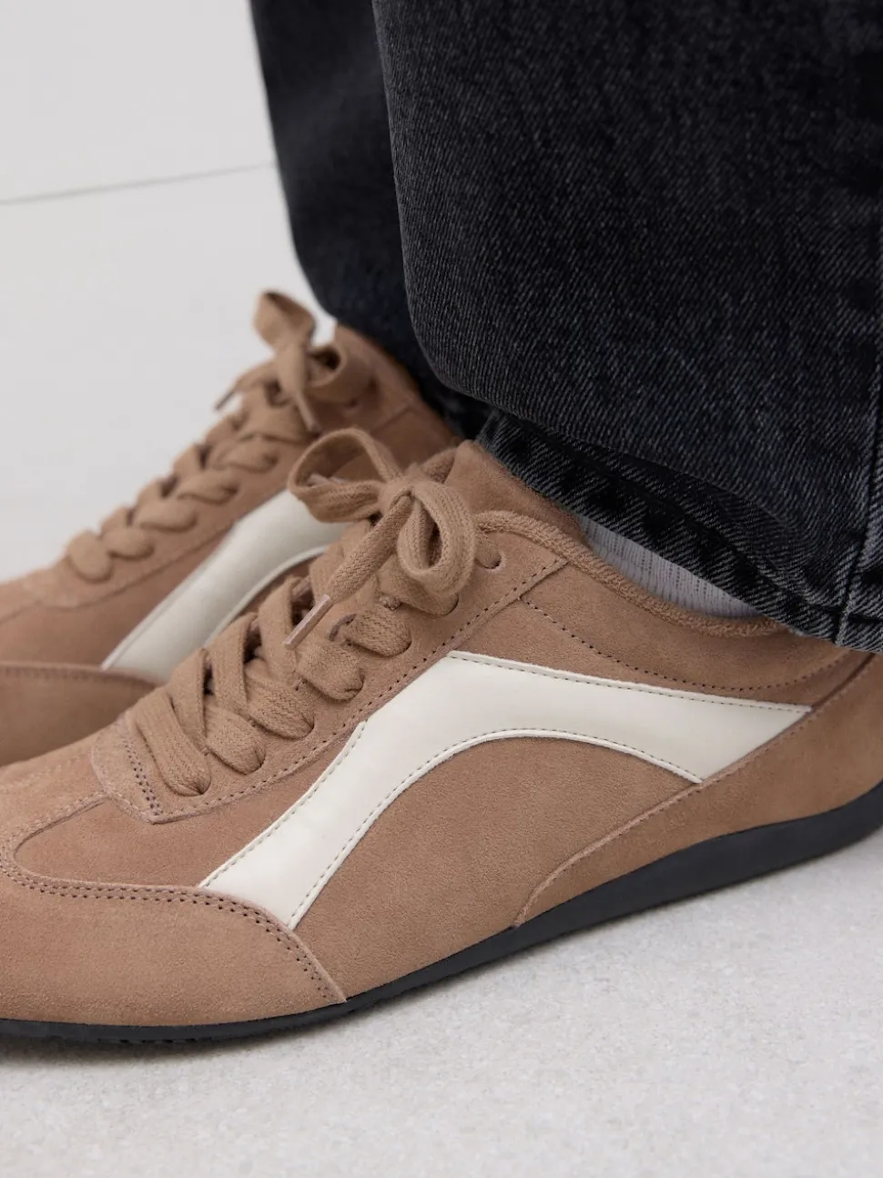 Kameelkleurig suède - Forever Comfort® Leather Slimsole Lace-Up Trainers