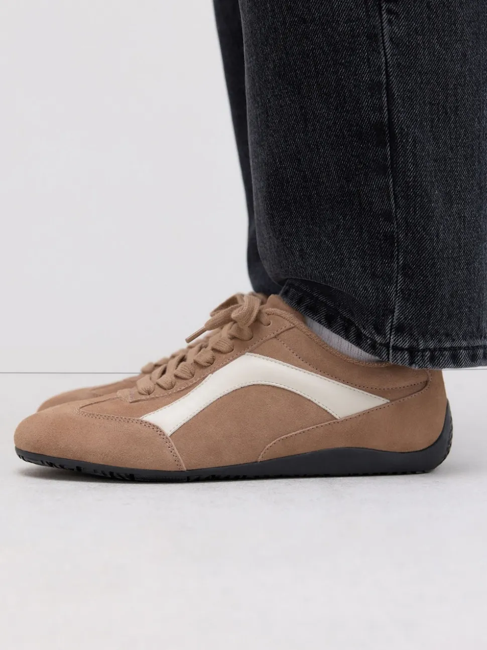 Kameelkleurig suède - Forever Comfort® Leather Slimsole Lace-Up Trainers