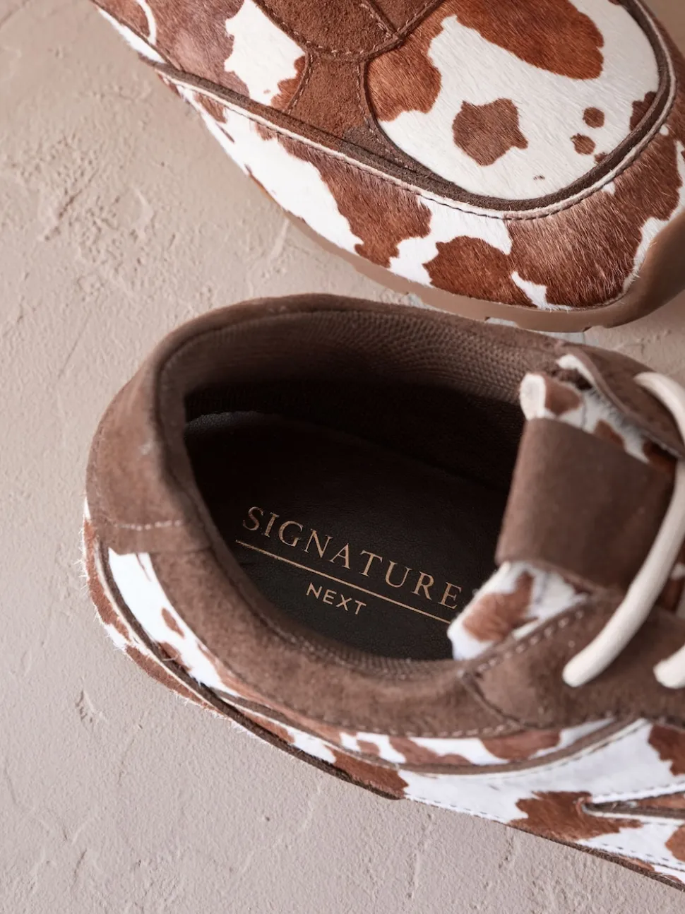 Koeienprint - Slim Premium Leren Trainers met Vetersluiting