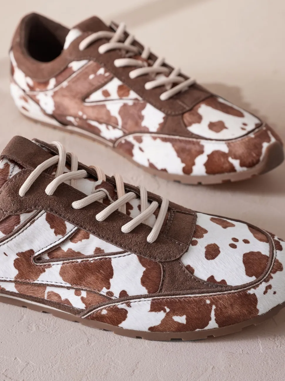 Koeienprint - Slim Premium Leren Trainers met Vetersluiting