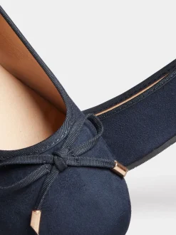Lange Sally ballerina-imitatiesuèdeachtige pumps met wijde pasvorm