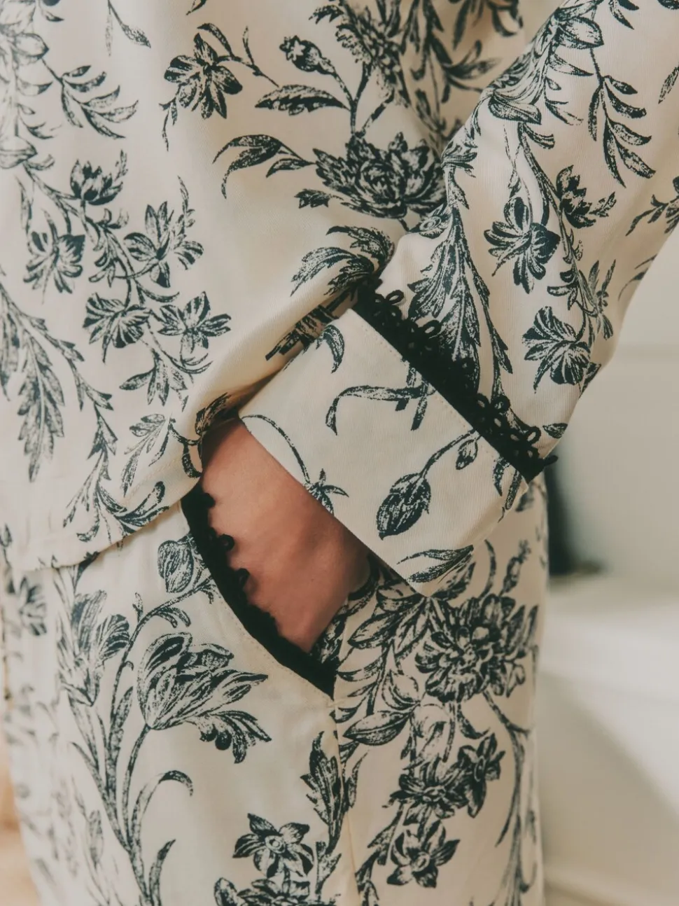 Laura Ashley viscose pyjama met knopen