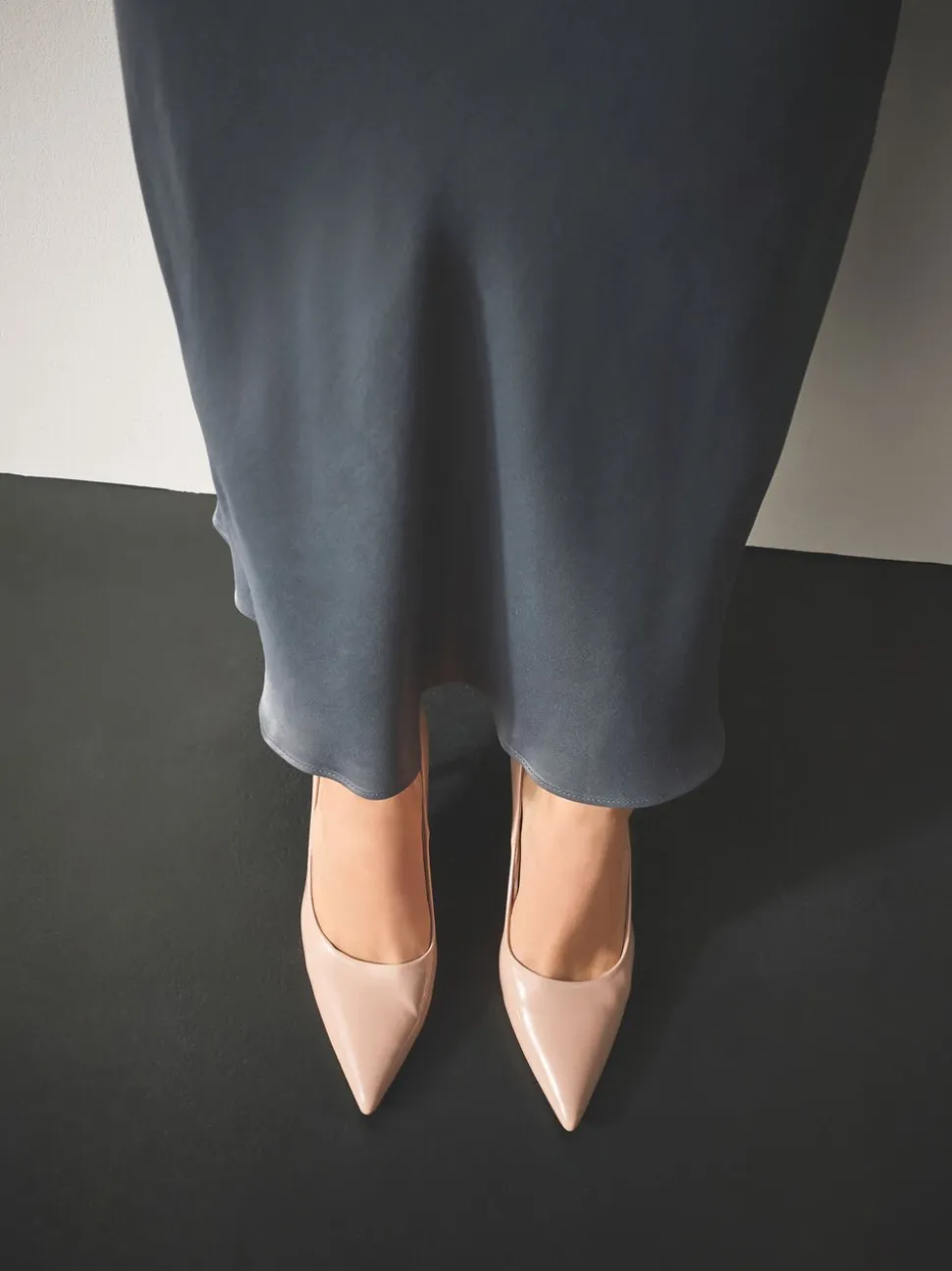 Licht beige - Forever Comfort® Point Toe Court Heels