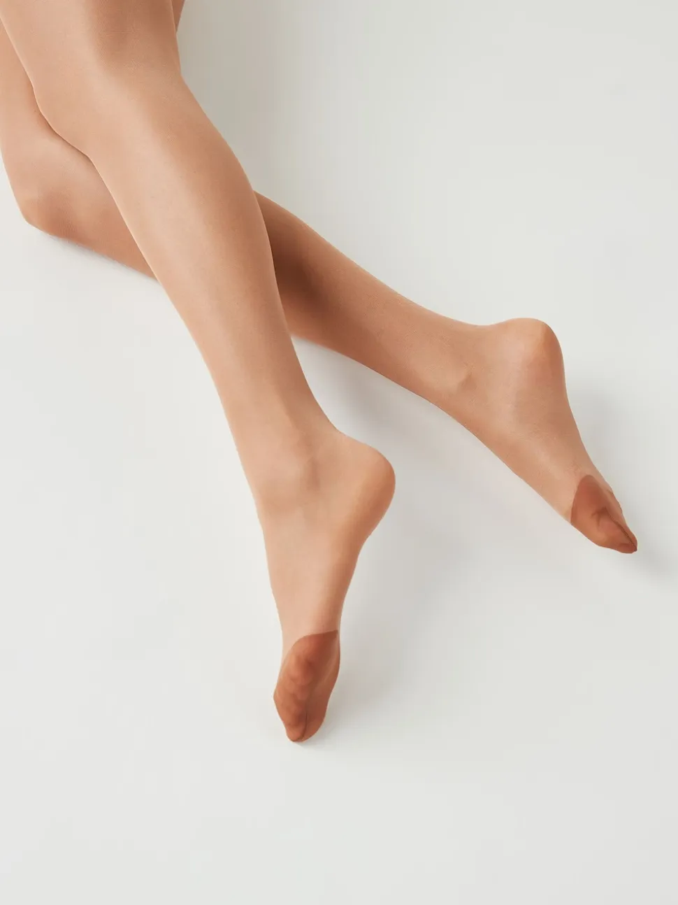 Licht beige - Glanzende panty van 20 denier voor strakke billen, buik en dijen