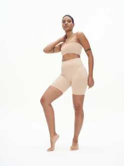 Licht beige - Heist - Contour vormgevende naadloze short met hoge taille