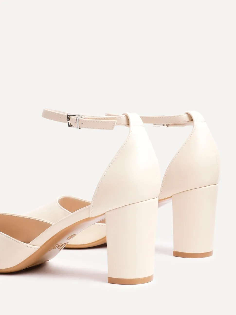 Licht beige - Linzi Leona pumps met blokhak en dichte hiel