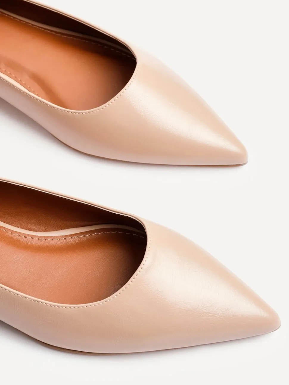 Licht beige - Linzi Orian Pointed Toe Ballet Flats