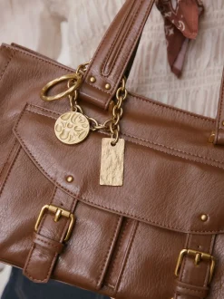 Lichtbruin - Charm Buckle Hand Held Bag