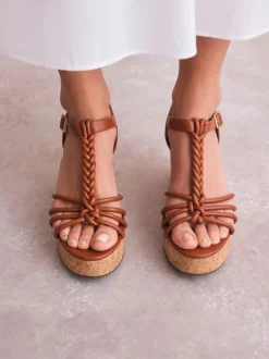 Lichtbruin - Forever Comfort® - Gevlochten sandalen met bandjes en sleehak