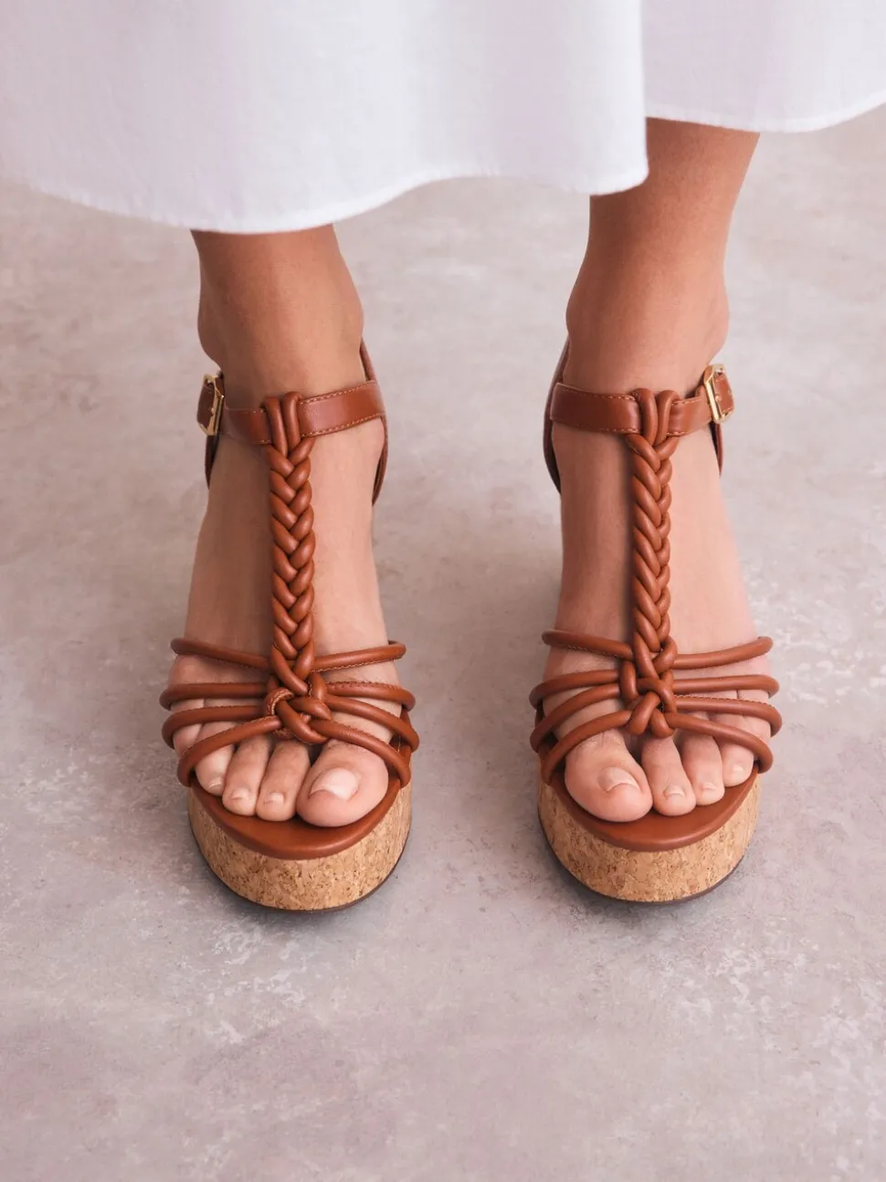 Lichtbruin - Forever Comfort® - Gevlochten sandalen met bandjes en sleehak