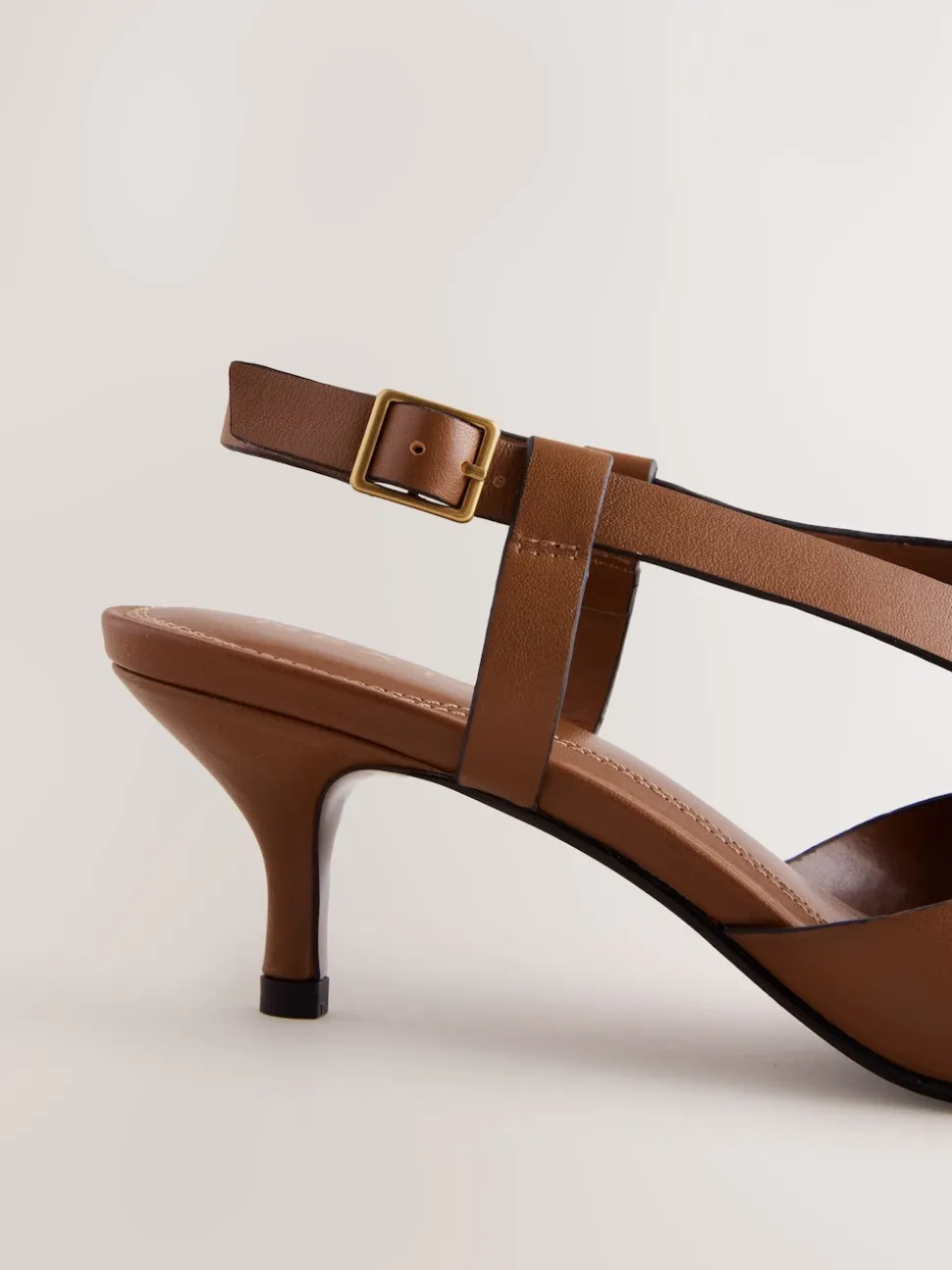 Lichtbruin - Forever Comfort® Leather Weave Point Toe Slingback Heels