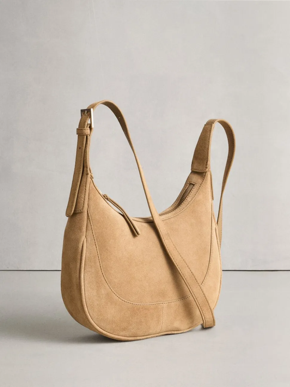 Lichtbruin - Leather Scoop Cross Body Bag