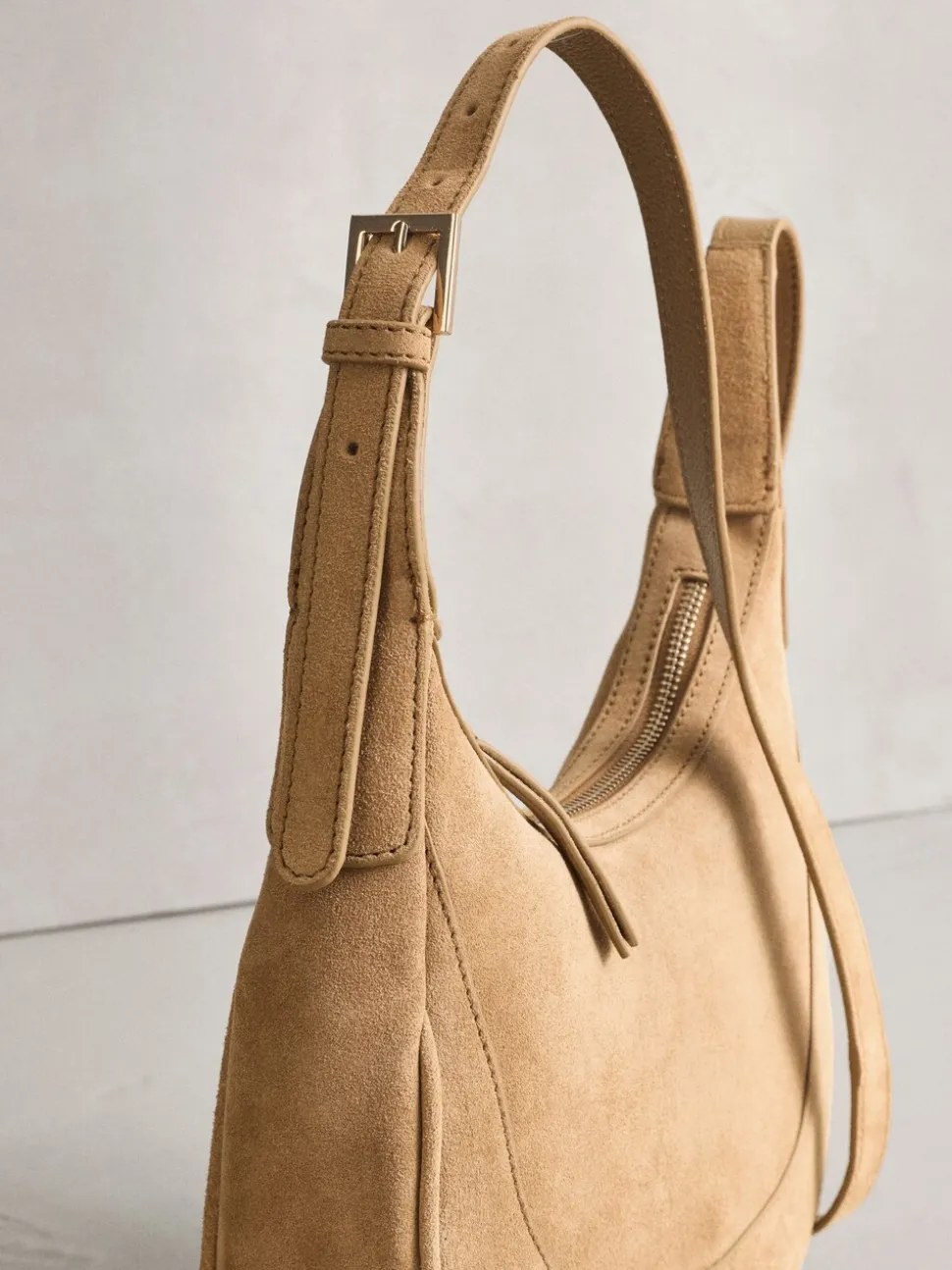 Lichtbruin - Leather Scoop Cross Body Bag