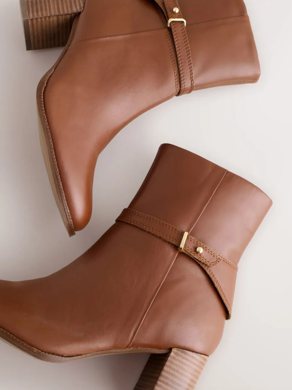 Lichtbruin leer - Forever Comfort® Hardware Trim Ankle Boots