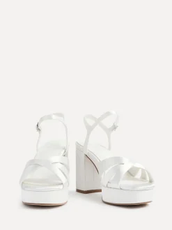 Linzi Bridal Keliah sandalen met plateauzool, gekruiste bandjes en blokhak