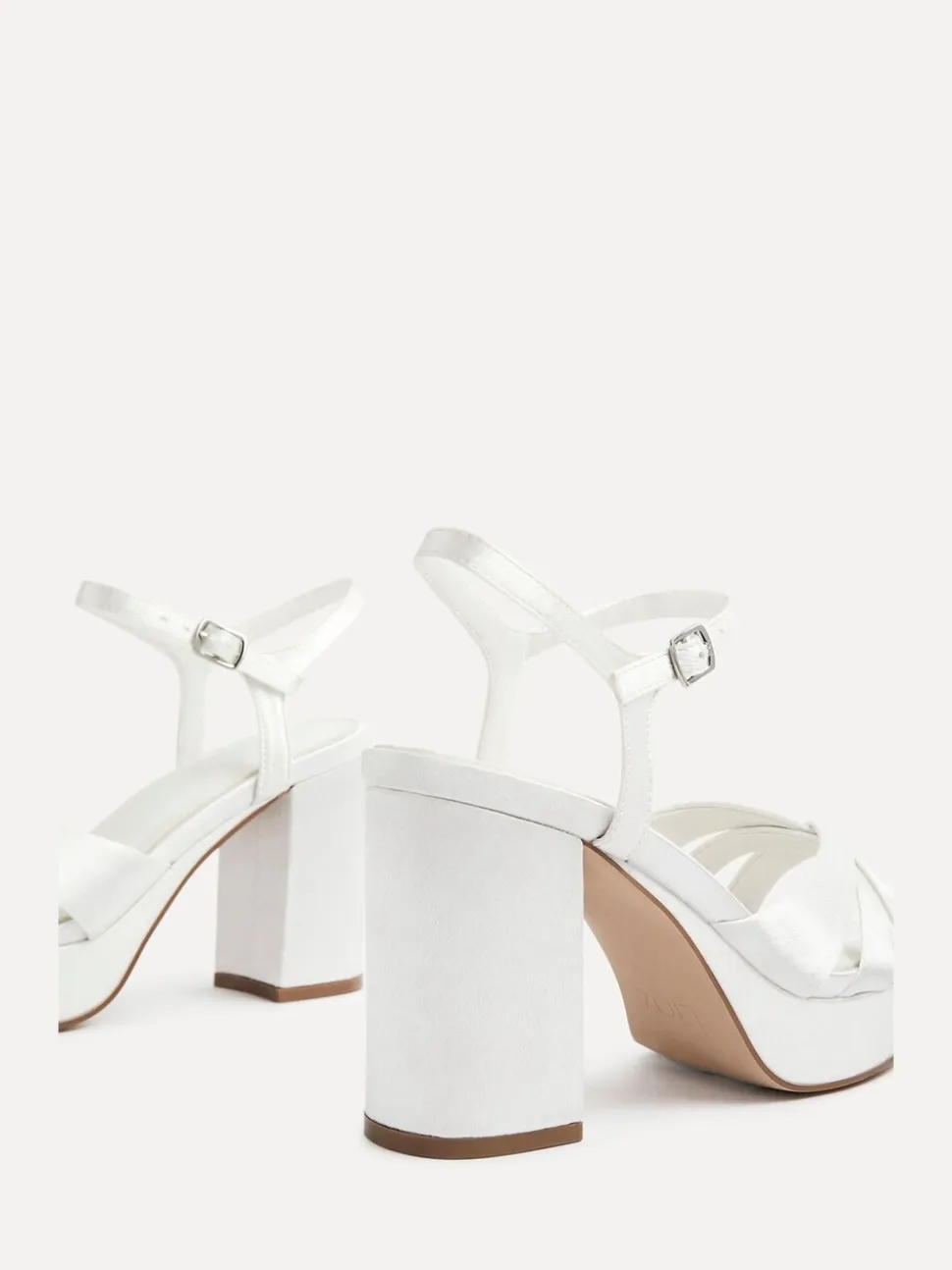 Linzi Bridal Keliah sandalen met plateauzool, gekruiste bandjes en blokhak