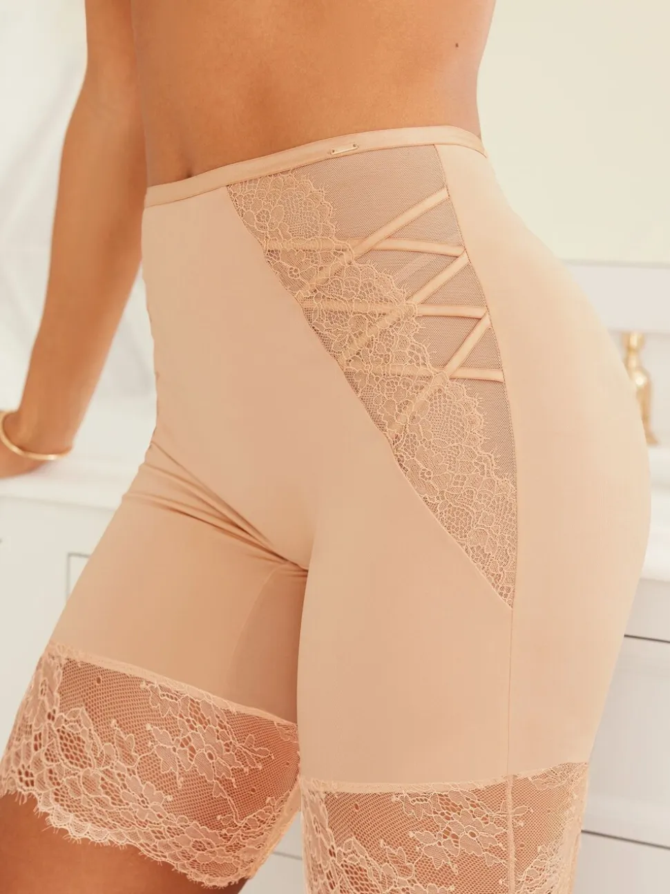 Lipsy vormgevende buik- en dijspiercontroleshorts
