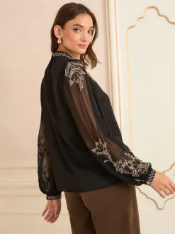 Love & Roses - Hoogsluitende blouse met lange mouwen