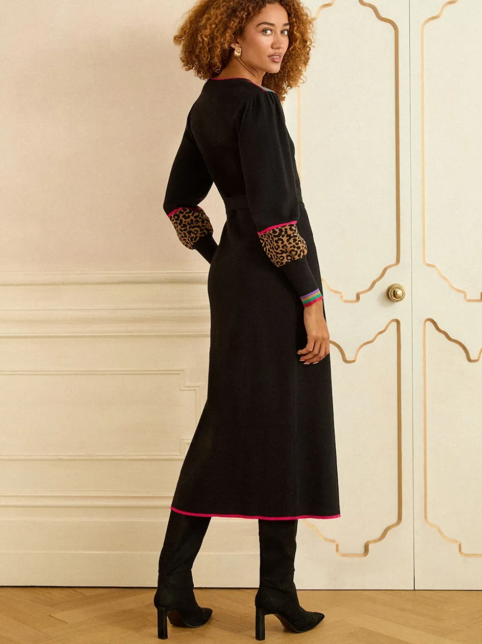 Love & Roses V-Neck Knitted Midi Dress