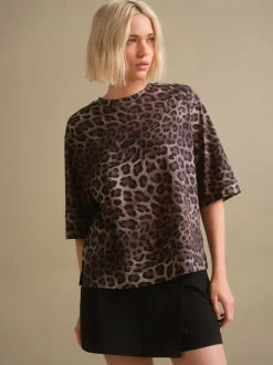Luipaardprint - Relaxed Boxy T-shirt met ellebooglengte mouwen en ronde hals