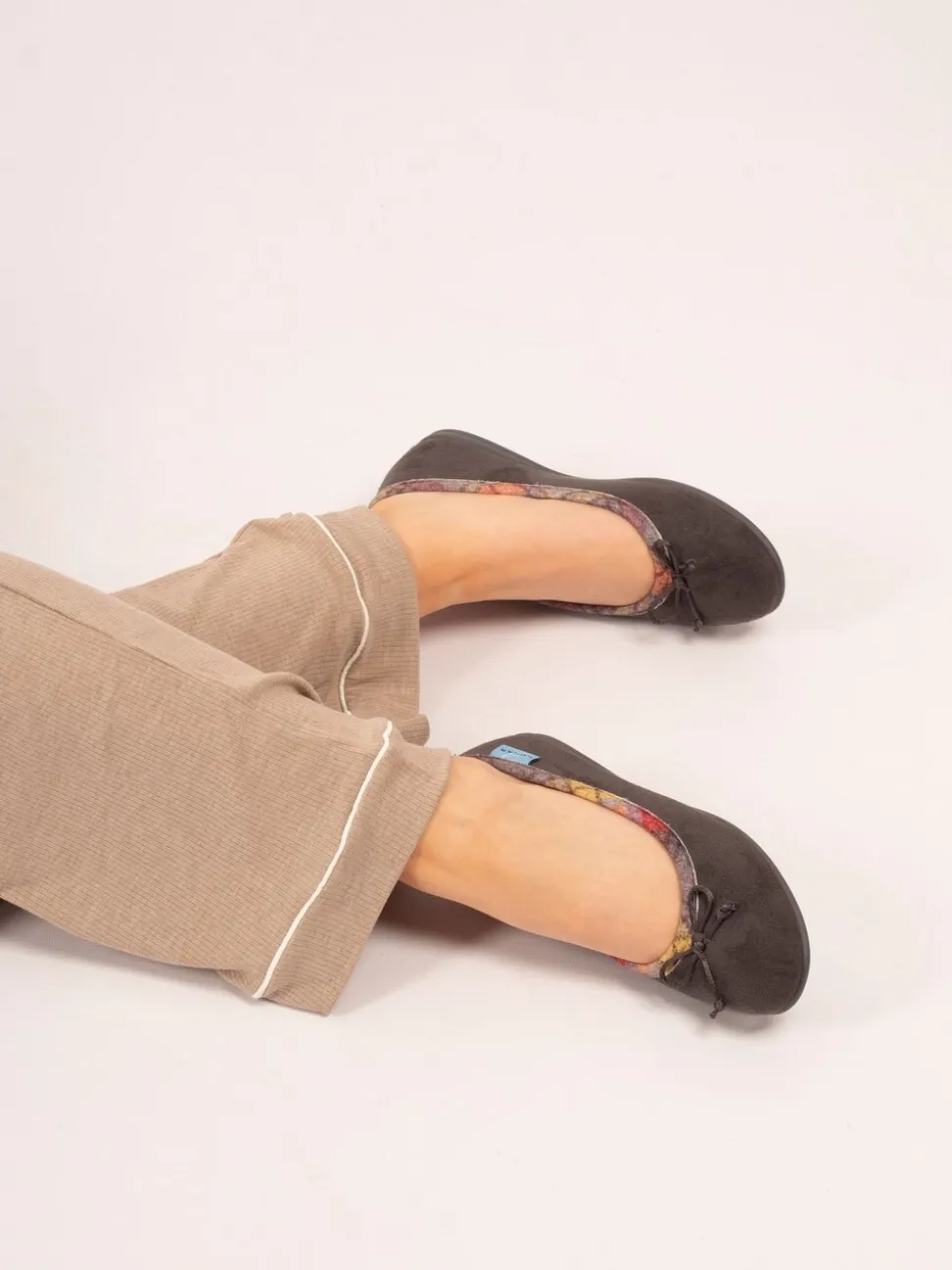 Lunar Bow Tartan Trim Pump Slippers