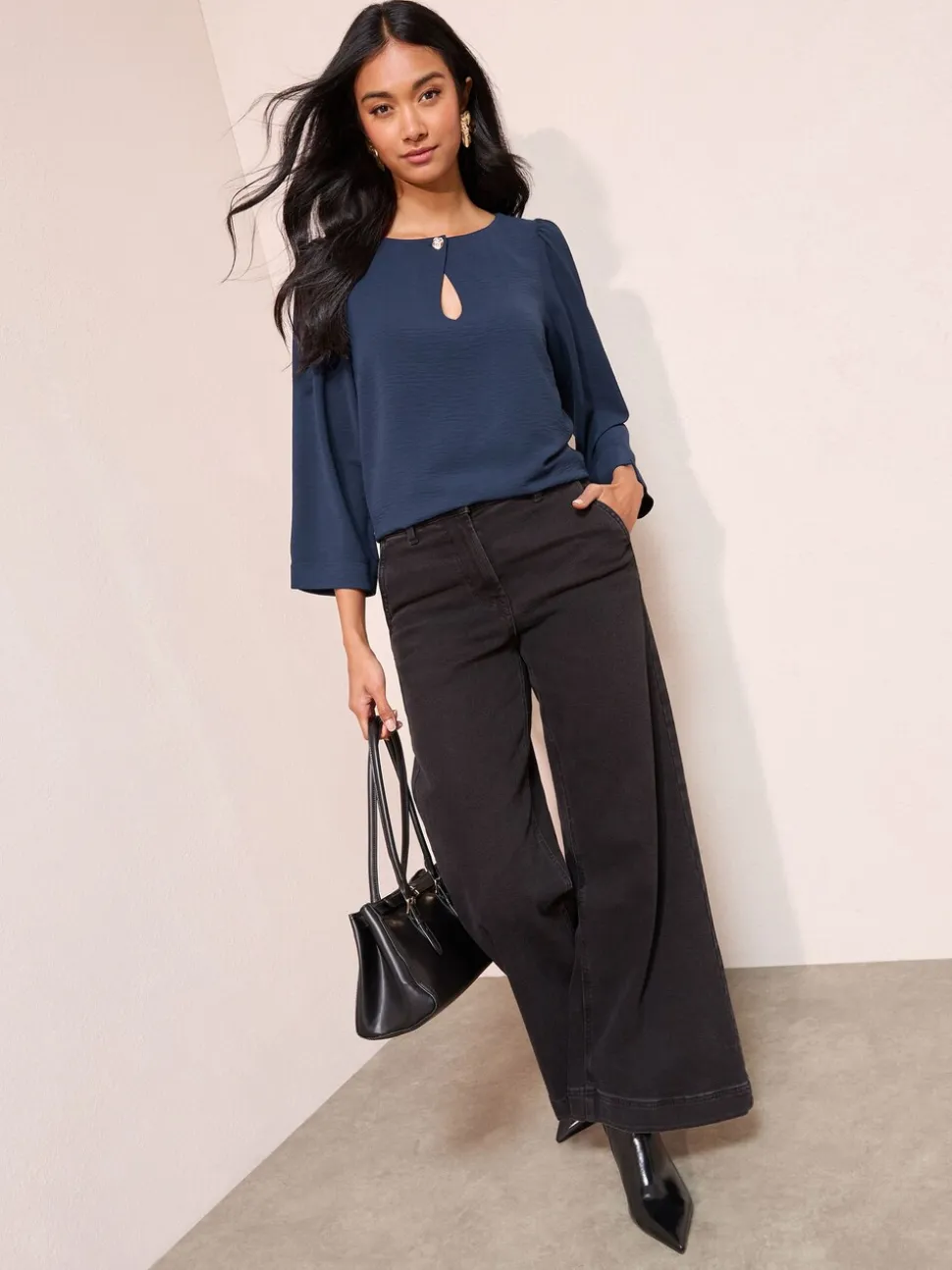 Marineblauw - Friends Like These 3/4 Sleeve Keyhole Front Hardware Detail Blouse