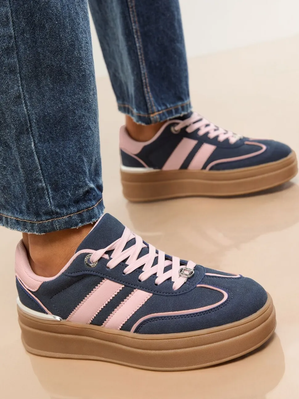 Marineblauw - Lipsy Faux suède sportschoen met dikke zool