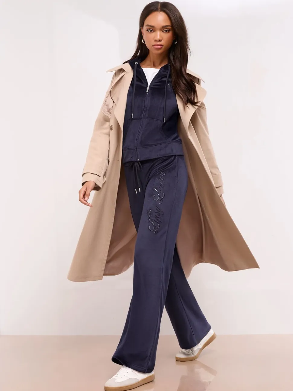Marineblauw - Lipsy Geborduurde Velours Joggingbroek met Wijde Pijpen en Relaxte Pasvorm