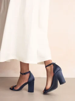 Marineblauw - Sandalen met blokhak