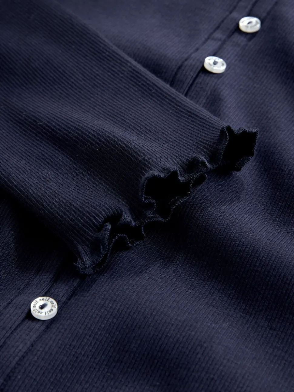 Marineblauw - self. Geribbelde pyjama met knopen