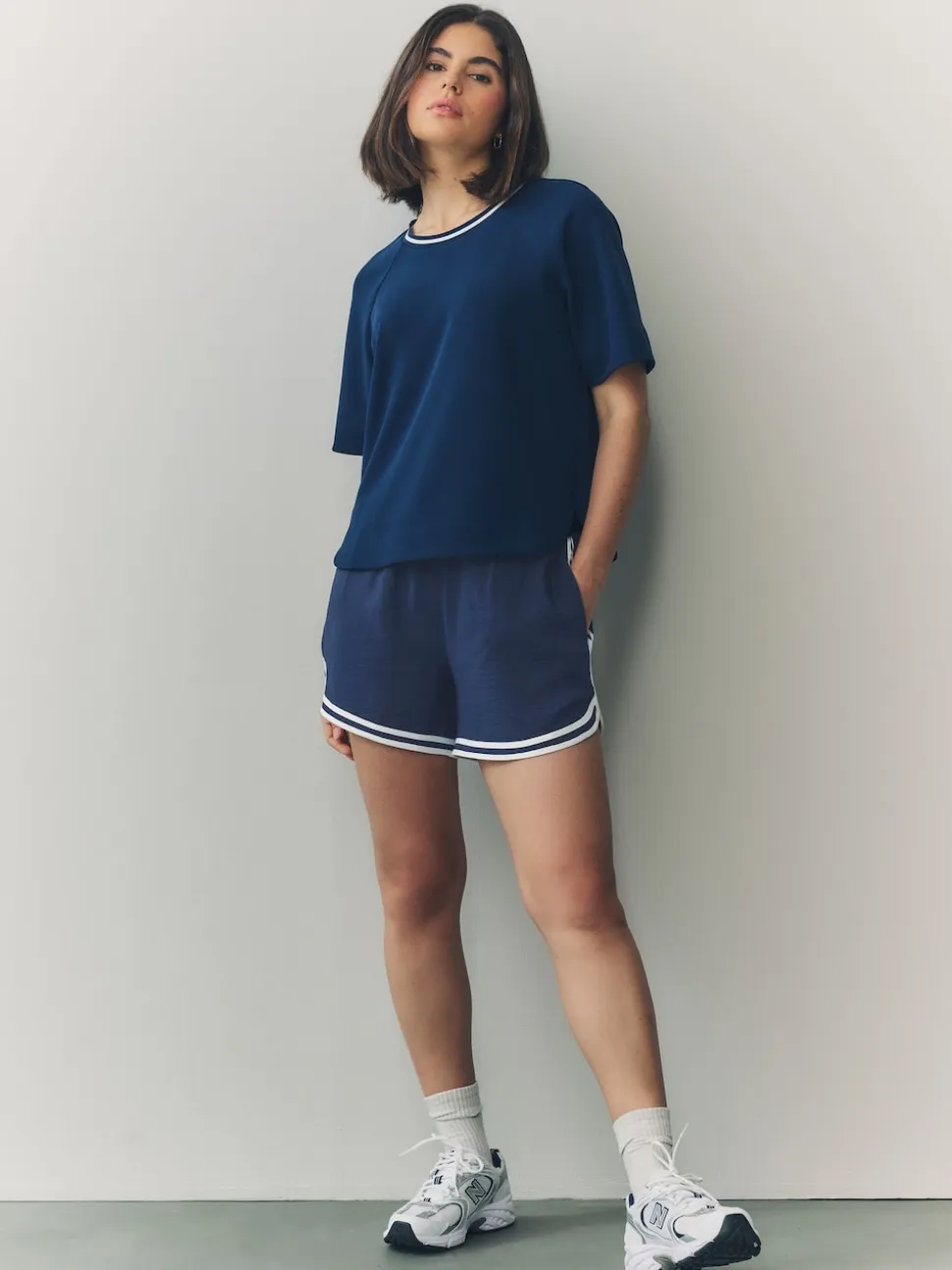 Marineblauw - Sportshort met contrasterende Streep