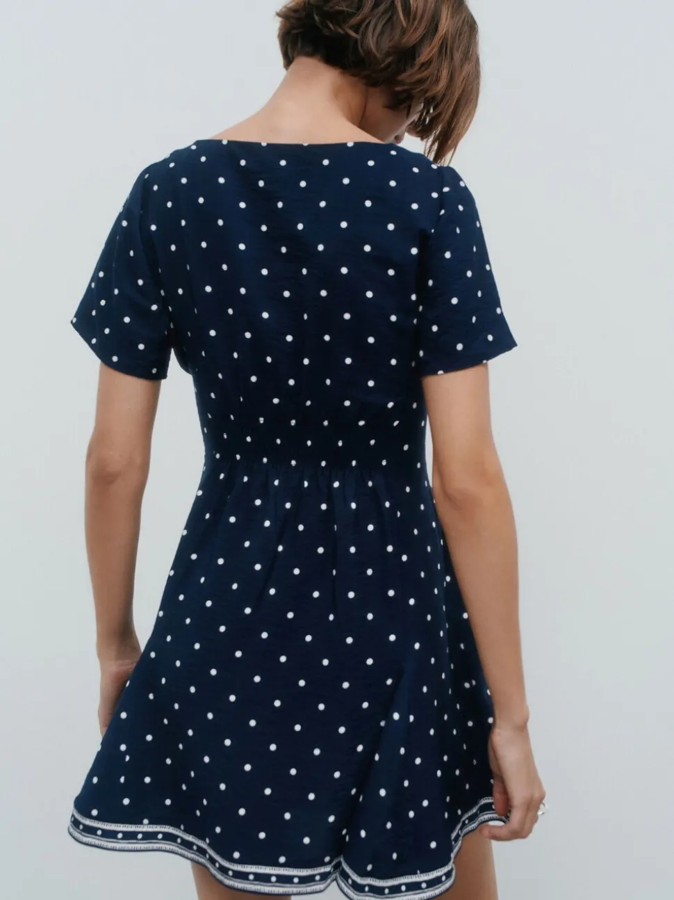 Marineblauw blauw gestippeld - Mini-jurk met strikceintuur