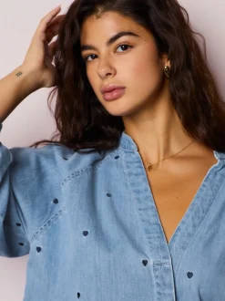 Marineblauw hart - Heart Embroidered V-Neck Puff Sleeve Denim Blouse