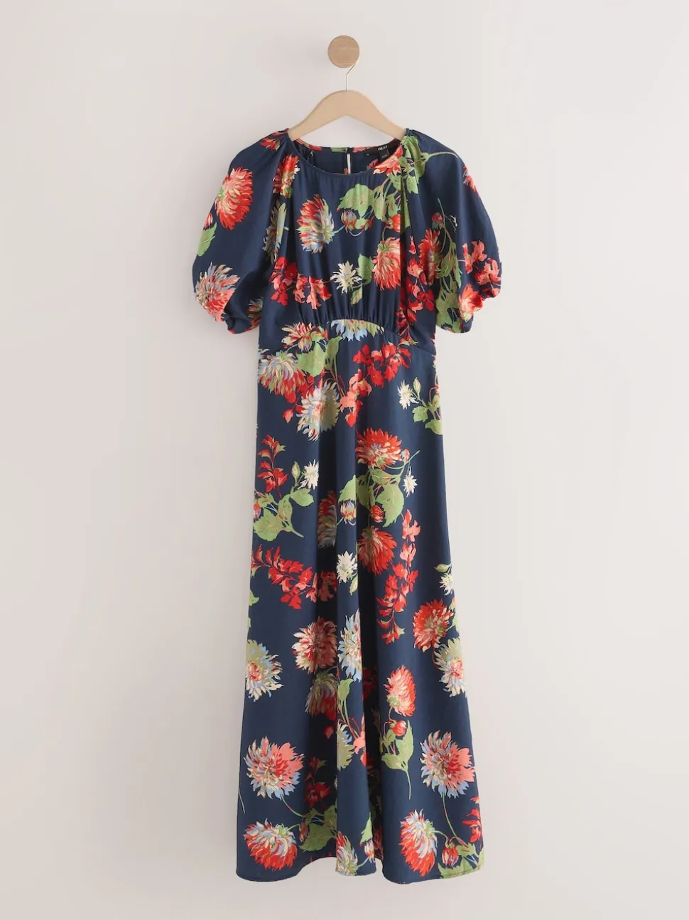Marineblauw met bloemenprint - Midi-jurk met print en pofmouwen