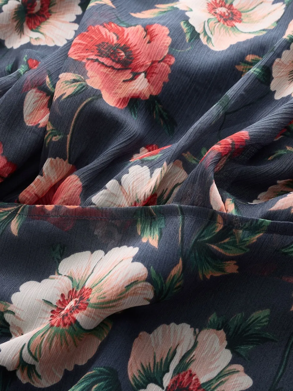Marineblauw met bloemenprint - Gedrukte Maxi-jurk met hoge hals en tierlantijntjes