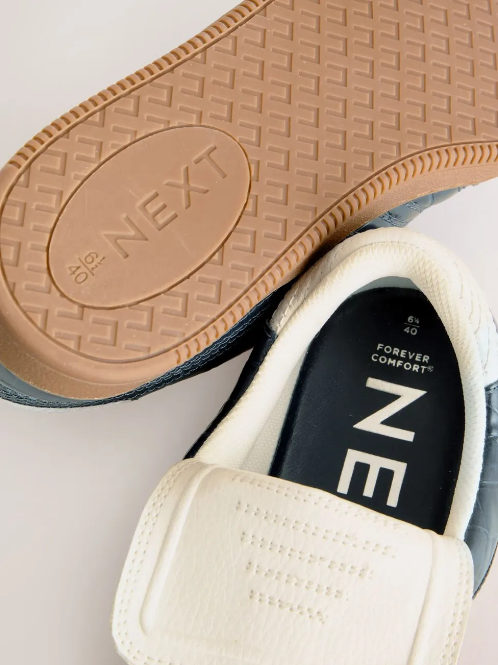Marineblauw met krokodilleneffect - Forever Comfort® Fold Over Lace-Up Trainers