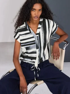 Marineblauw/zwart/wit - V-Neck Short Sleeved Tie Waist Top