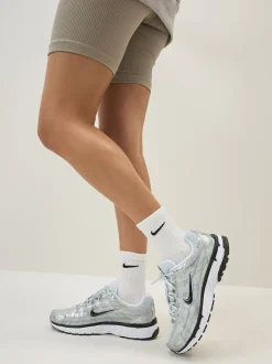 Metallic zilver - Nike P6000 Trainers