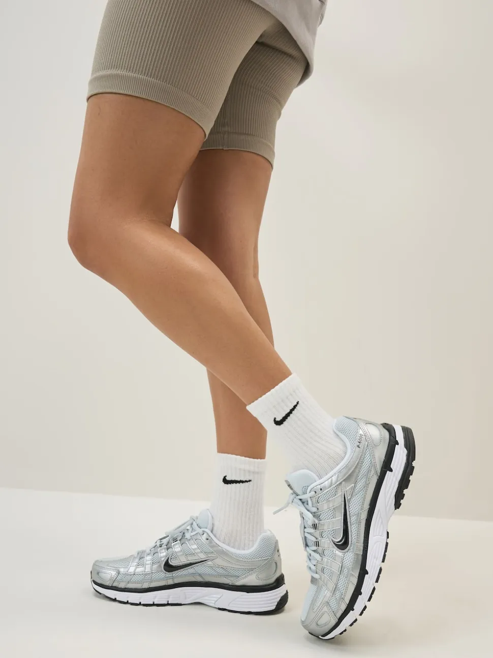 Metallic zilver - Nike P6000 Trainers